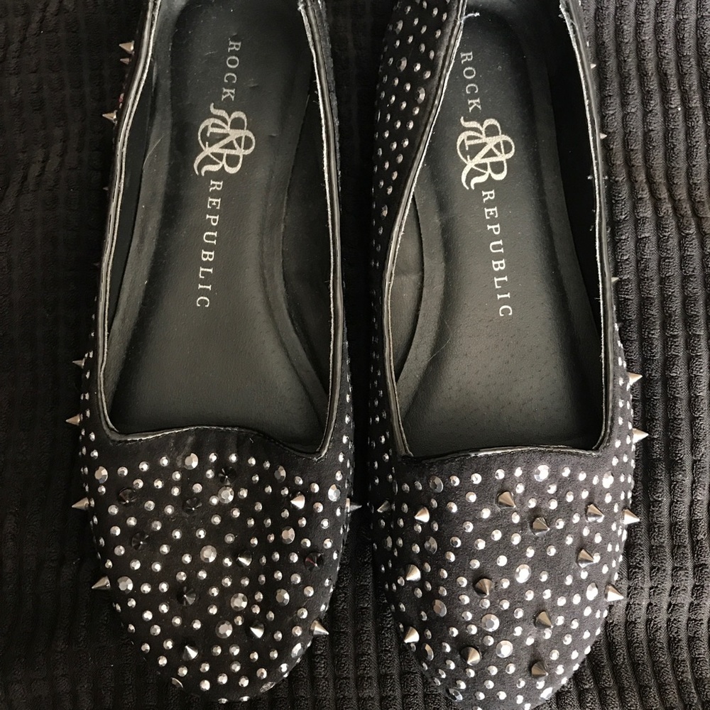 EUC Black Studded/ Rhinestone Flats